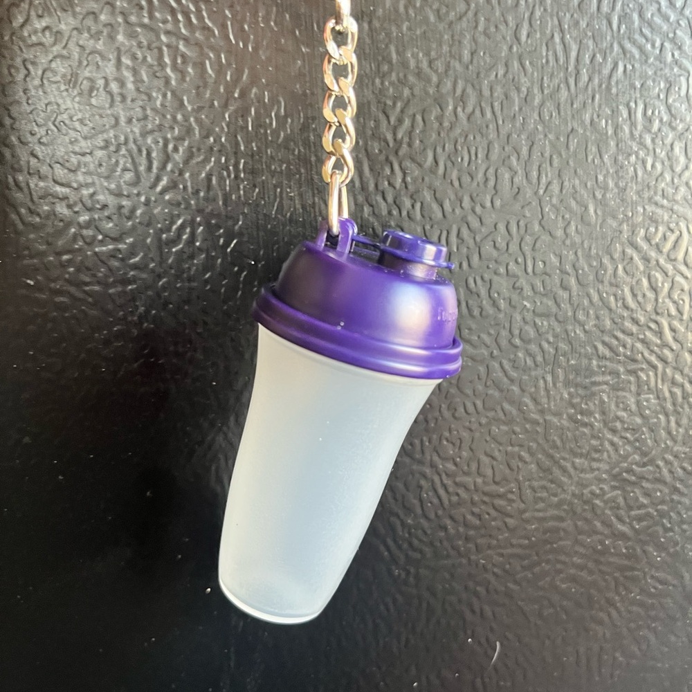 Tupperware shaker keychain
